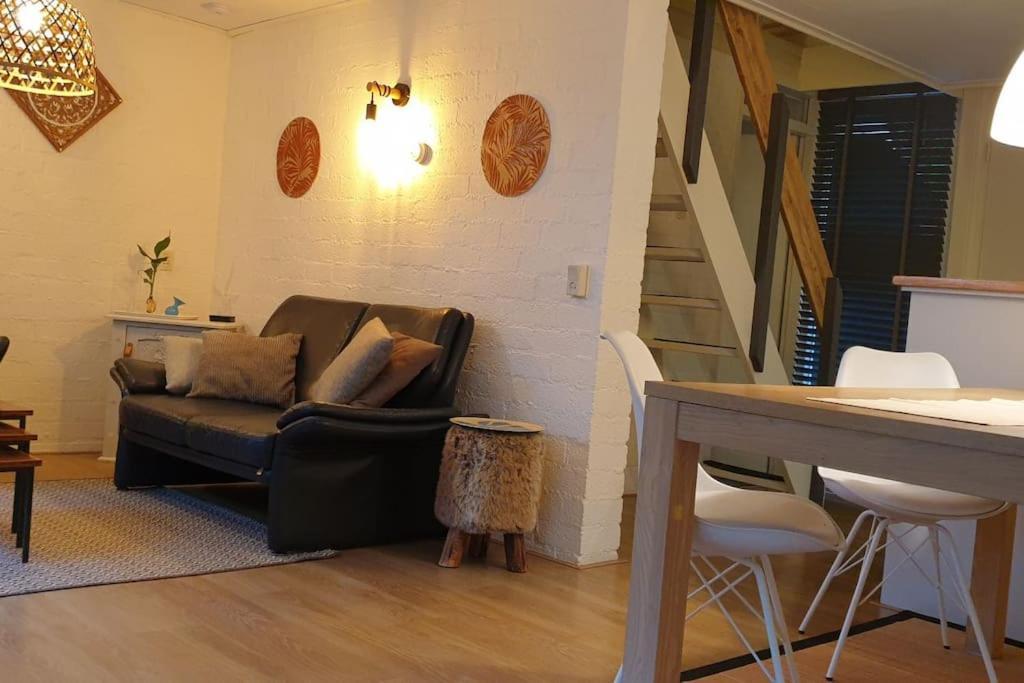 Ervaar Vredige Rust In Deze Charmante Knusse Bungalow Posterholt Exterior foto